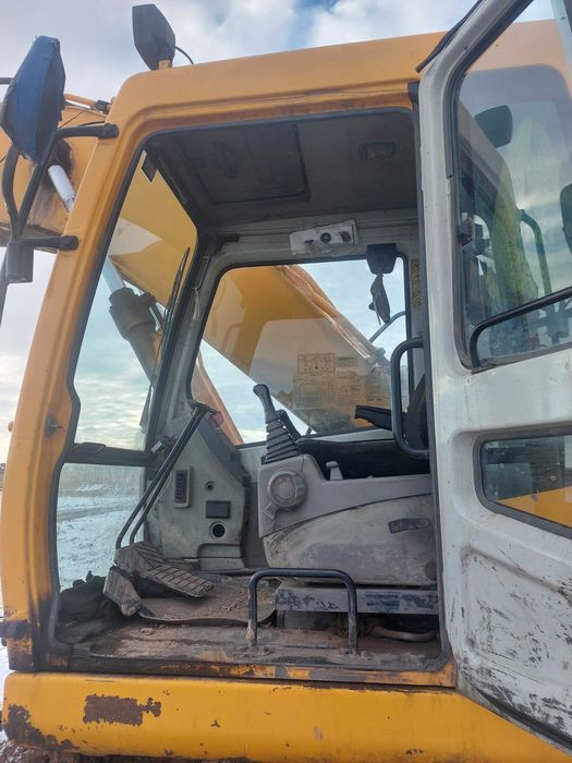 Екскаватор Hyundai ROBEX 210LC-7