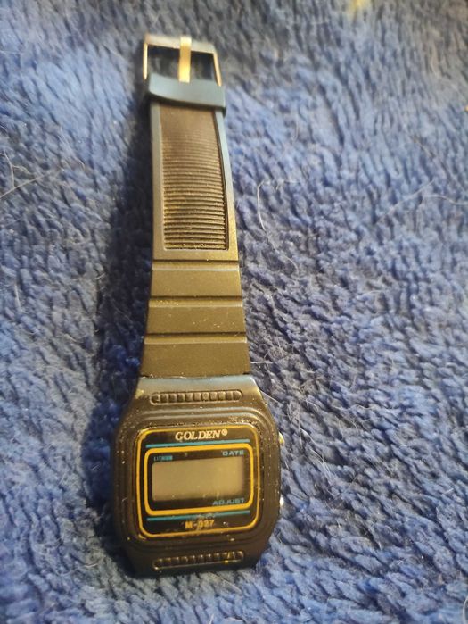 Stary zegarek na rękę elektroniczny