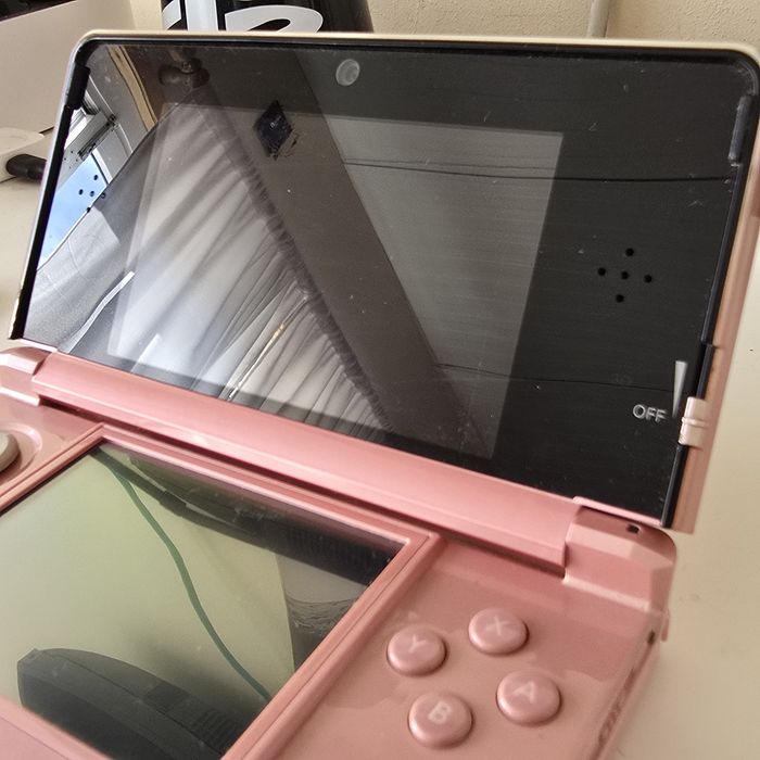 Nintendo 3DS Desbloqueada Coral Rosa