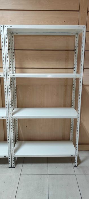 Estantes para arrumação arquivo ou exposição