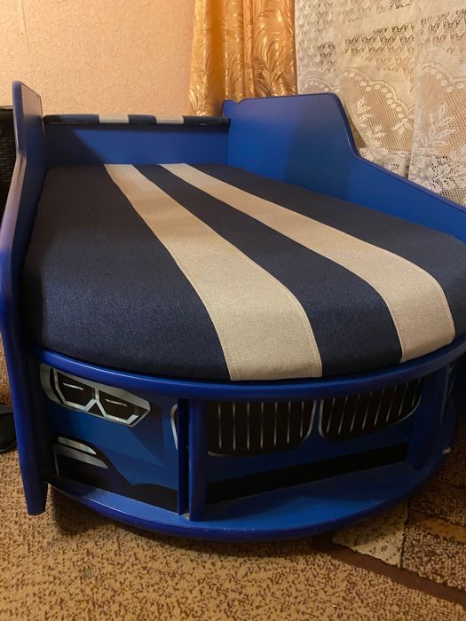 Ліжко машина BMW