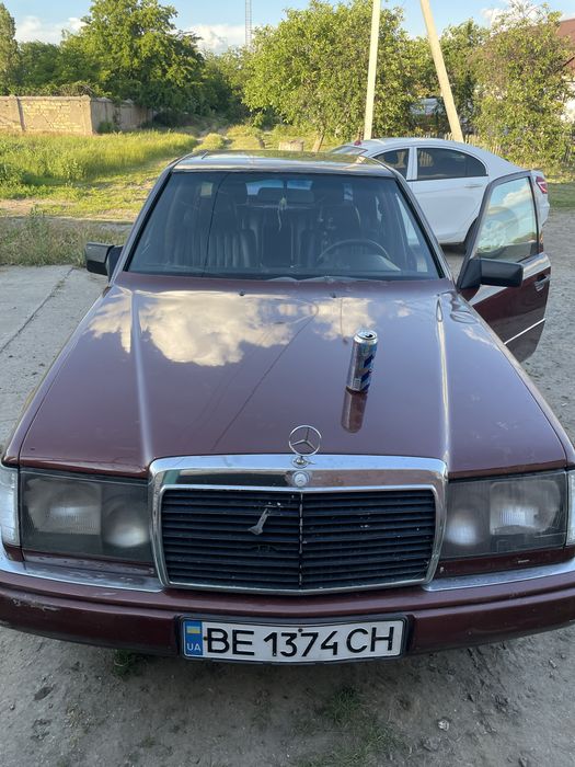 Мерс W124 E300 3л