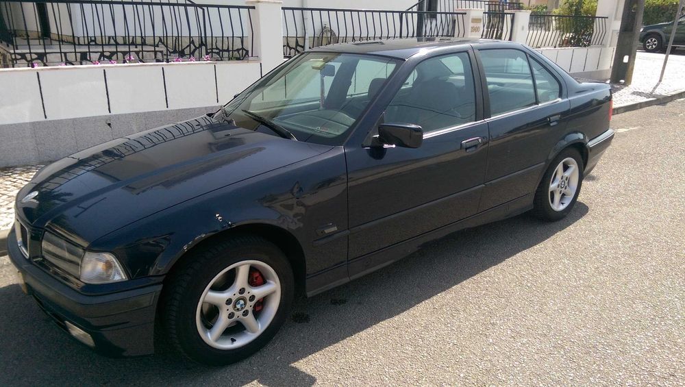 BMW E36 318is Sedan (1995) – 180.000 km – Original (Para Clássico / Restauro