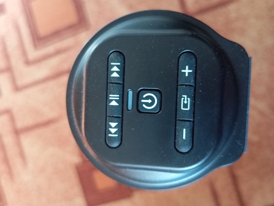 Саундбар, блютуз колонка.встроенный аккумулятор.