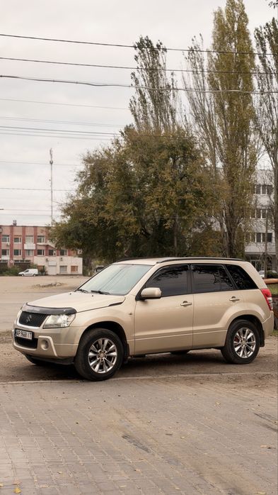Suzuki Grand Vitara 2.0 бенз 4х4