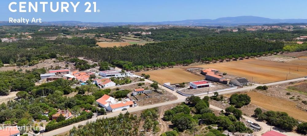 Terreno Urbano com moradia e projeto aprovado – Cezaredes, Lourinhã