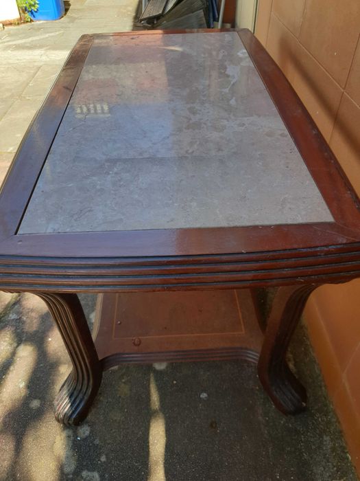Mesa de sala em mogno