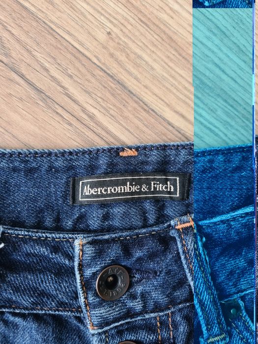 Jeansowe spodenki z dziurami Abercrombie & Fitch xs/s