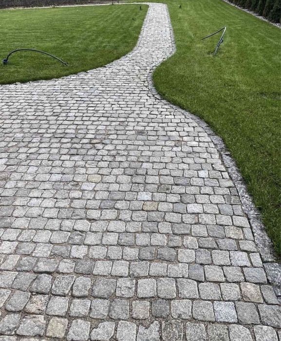 Бруківка гранітна,галтована(старе місто)