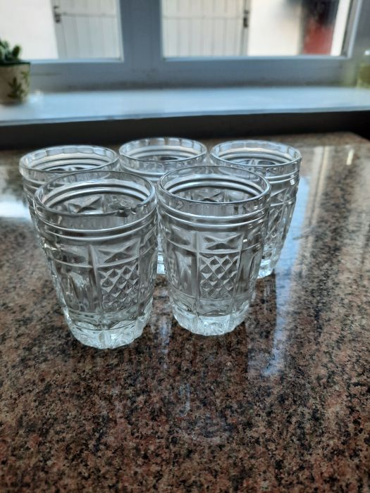 Кришталеві стаканчики