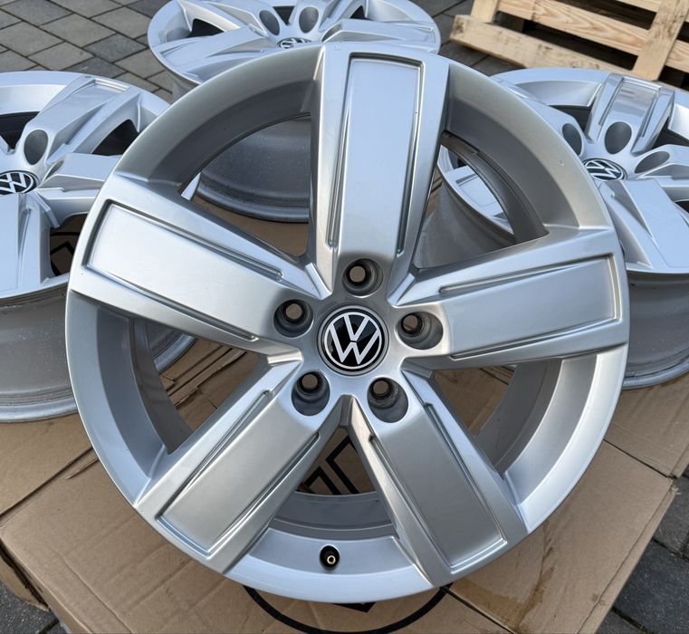 Felgi Volkswagen T5 T6 Multivan Amarok Man Crafter 18" 5x120 et45 7.5J
