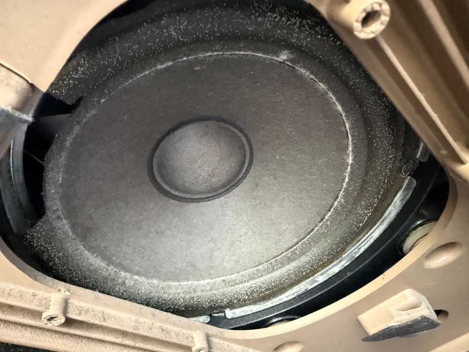 Land Rover Discovery 300 subwoofer porta mala