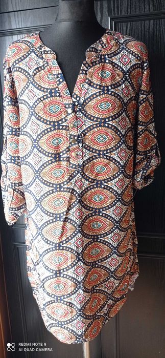 Ładna Bluzka/Tunika damska z 3/4 rękawemi dłuższym tyłem, r. 44