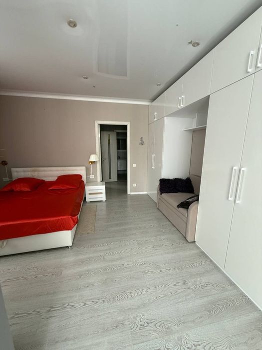 Квартира на 5 поверсі з ГАЗОВИМ опаленням. Ирпень с ремонтом