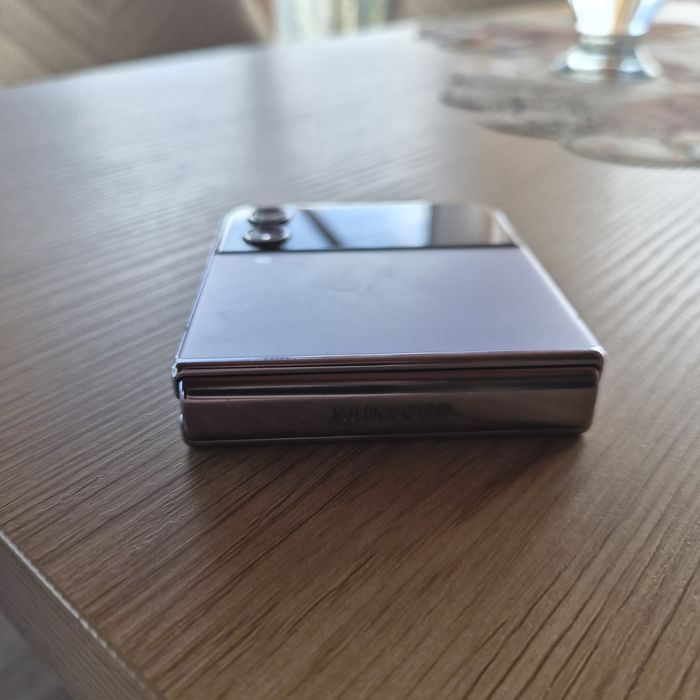 Samsung Galaxy Z Flip4