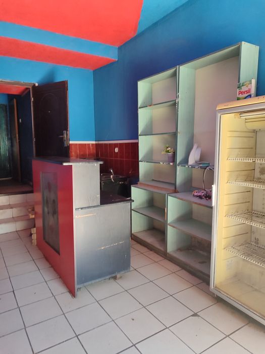 Здам в аренд приміщення 30 м.2 в новому районі, є відеонагляду охорона . Раніше було магазин - кафе.ціна10000грн може бути під склад . - View 3