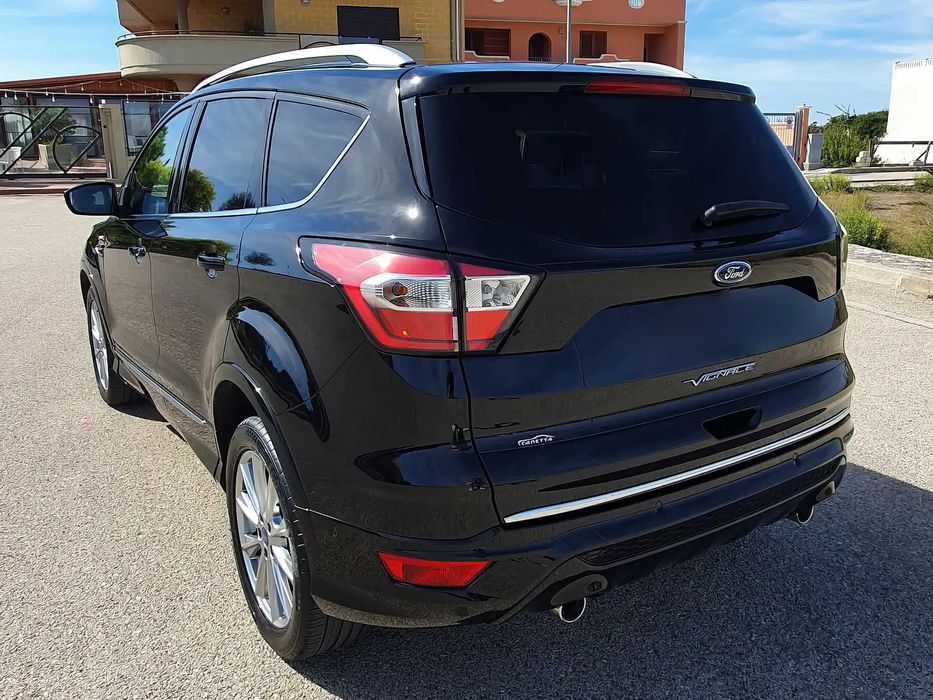 Ford Kuga      2017
