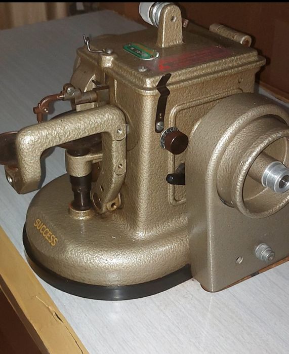 Maquina de costura de calçado,  Strobel Success modelo KL 72 F