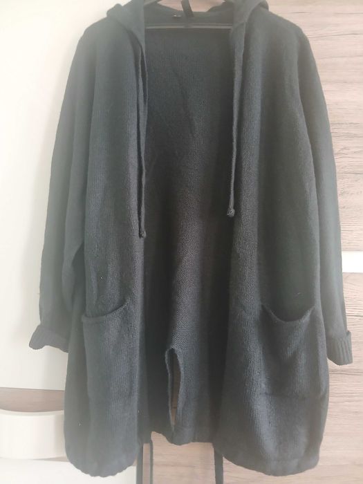 Długi sweter z kapturem bonprix r. 48