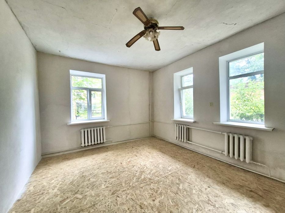 Продам 2 кімнатну квартиру вул. Пасхаліна