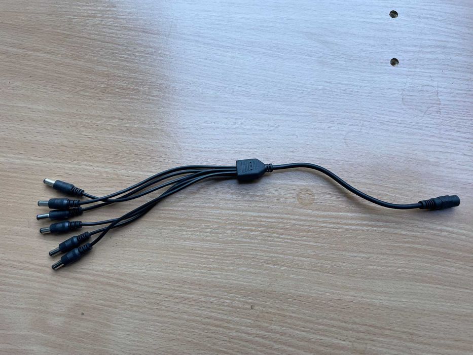 Rozgałęźnik DC 5.5x2.1 6w-1g