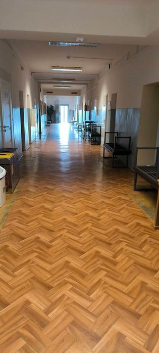 Usuwanie subitu kleju lepiku demontaż parkietu