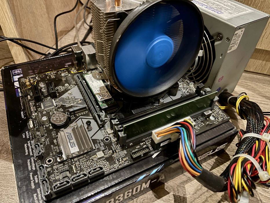 Процесор Intel i7-9700K 1151v2 (8/8) 3.6Ghz 95W UHD 630 + Asus B360M-A