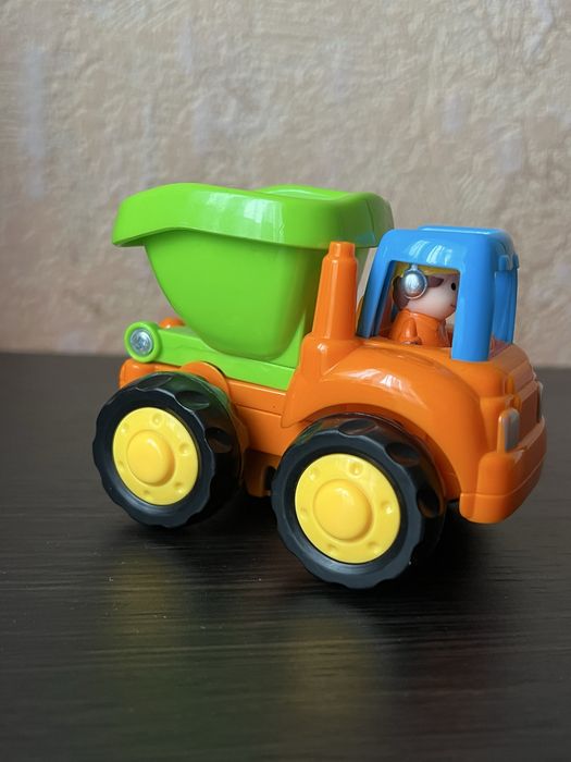 Синій трактор та вся колекція Hola