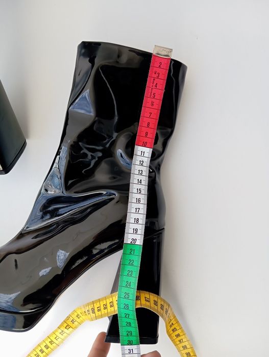 Roz. 40 Nowe damskie buty RAID 7 czarne lakierowane wygodny obcas, wym