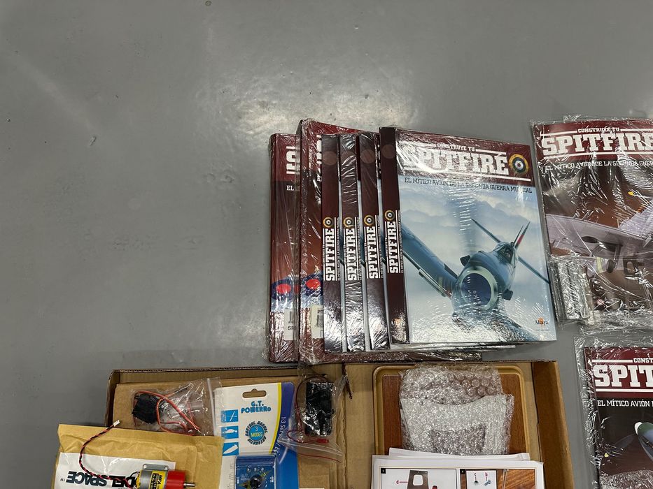 Spitfire Skala 1:12 DeAgostini Model Space Komplet 1do 125 + Dodatki