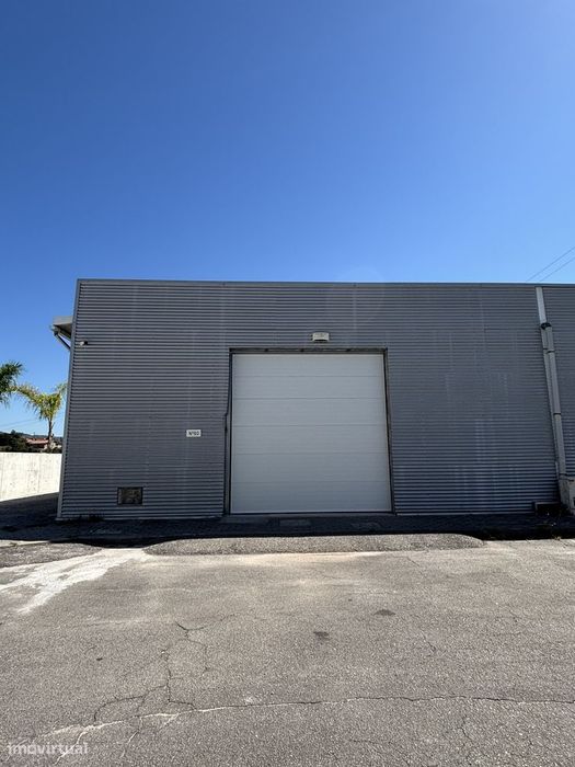 Armazém de 200 m² pronto a usar - Taíde, Póvoa de Lanhoso