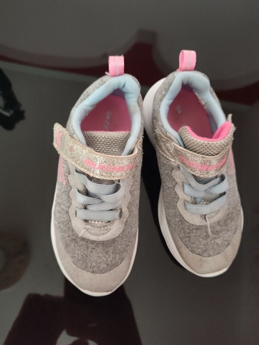 Кросівки  на дівчинку 27 р