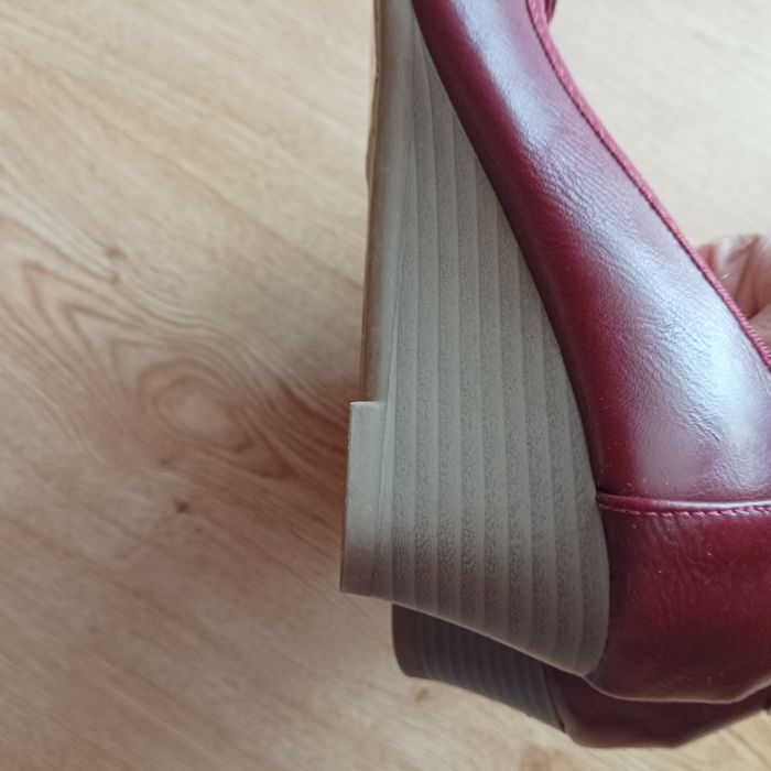 74*Nowe buty/pantofelki damskie na koturnie rozmiar 37