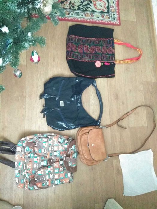 Сумка з натуральної шкіри і сумка з тканин в національних традиціях