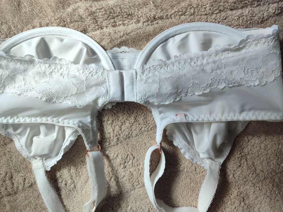 бюстгальтер  36D