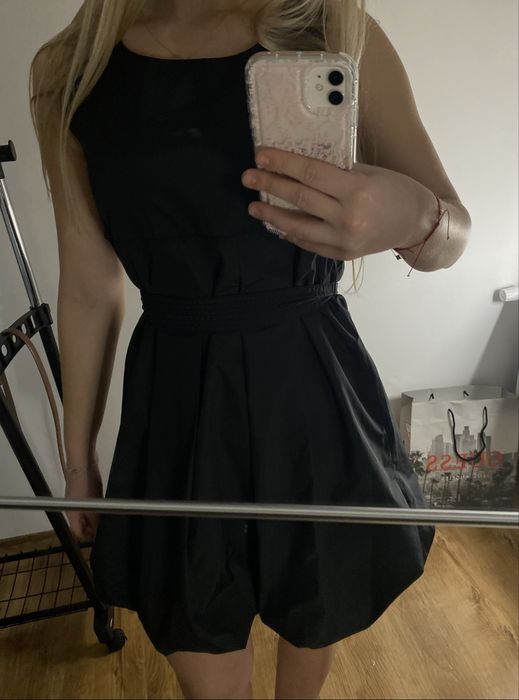 Sukienka czarna bombka