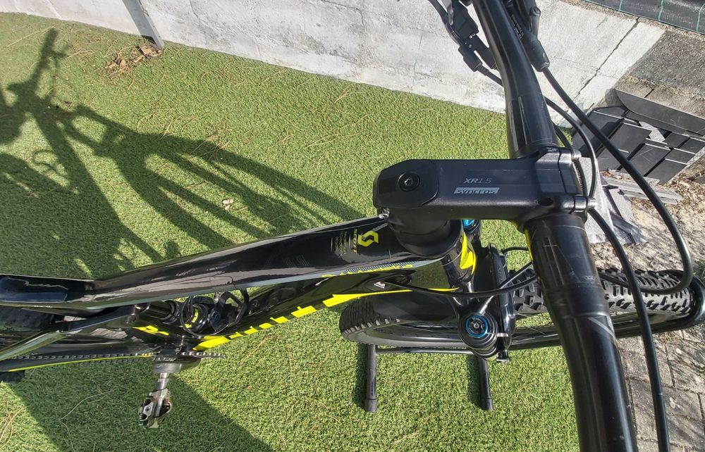 Bicicleta btt em carbono