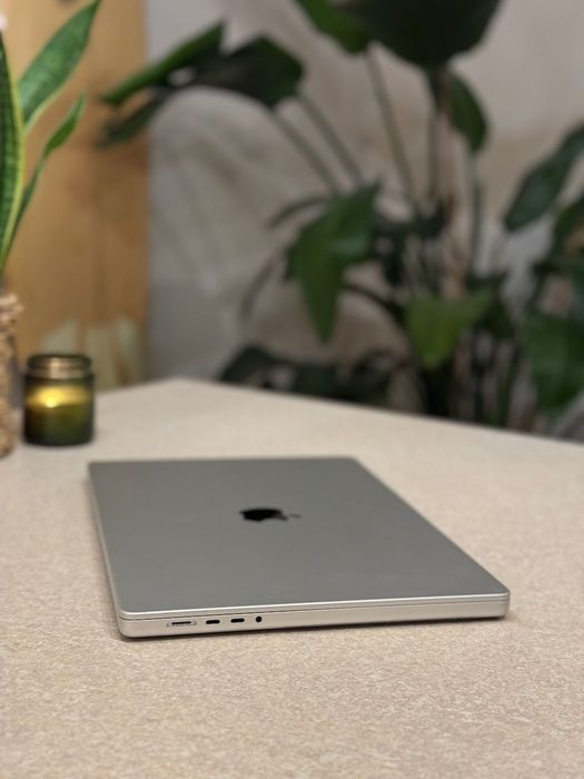 Apple MacBook Pro 16” M1 Max 64GB ram 1TB SSD