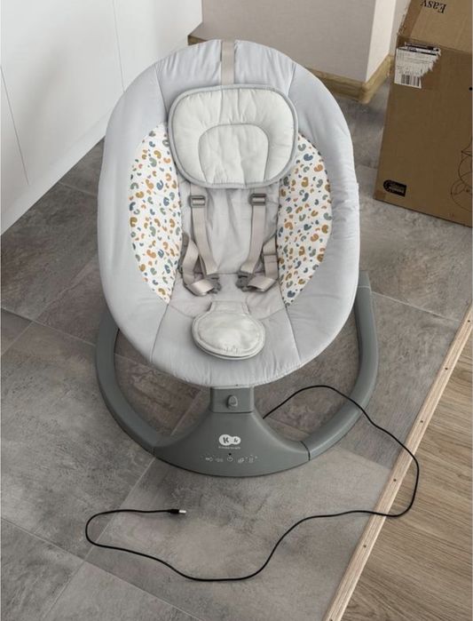 Заколисуючий центр kinderkraft lumi 2