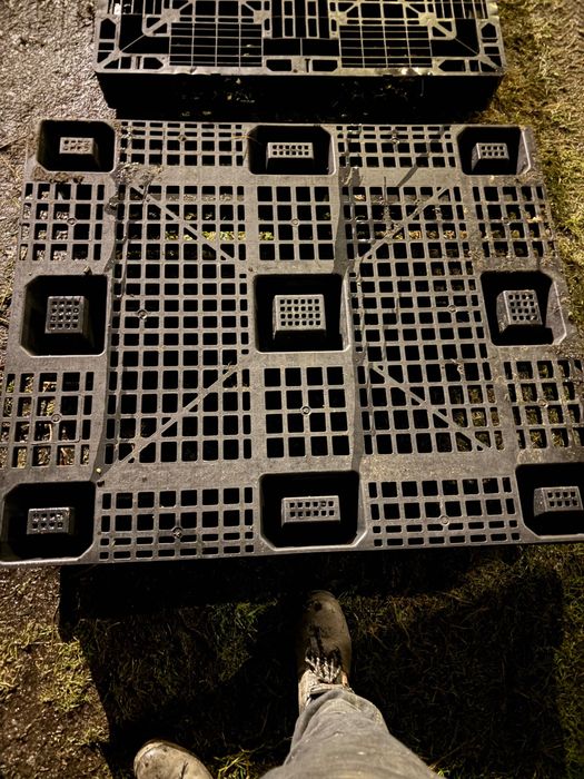 Sprzedam palety plastikowe i drewniane euro palety