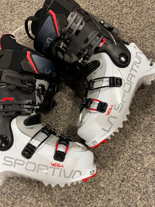 Buty skiturowe La Sportiva - VEGA rozmiar 23,5 (EU37)