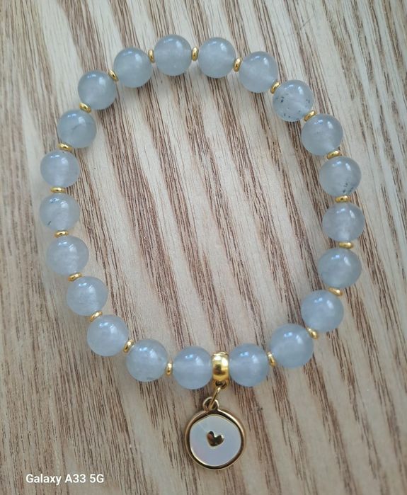 Nowq bransoketka z szarego agatu + zlocone serduszko