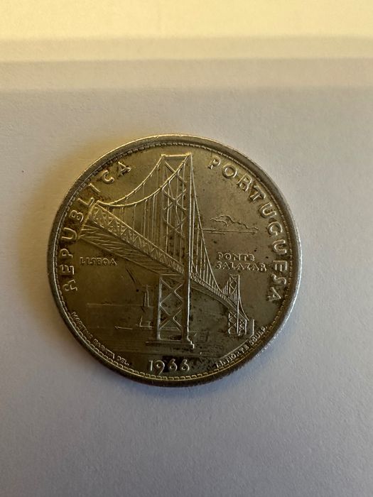 Moedas de escudo antigas