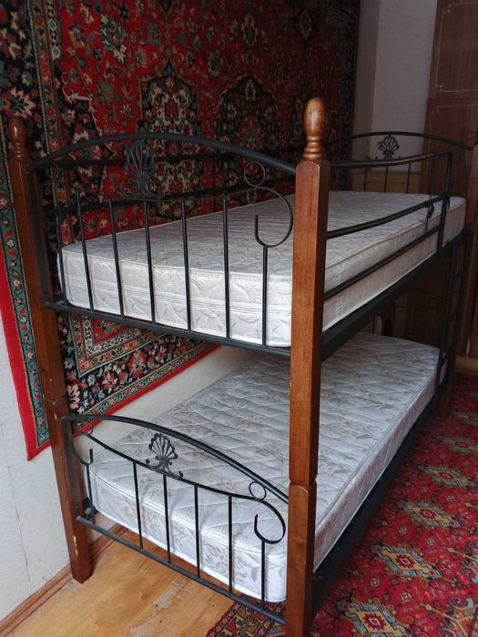 Дитяче двоярусне ліжко