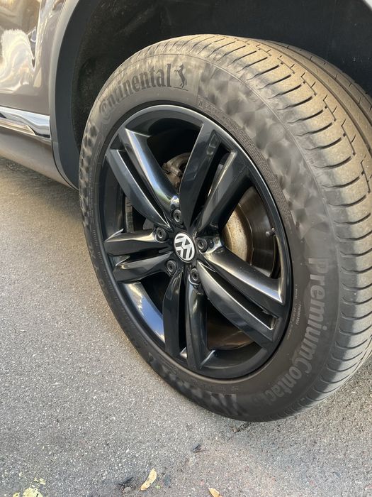 Автомобіль Volkswagen Touareg NF 2010