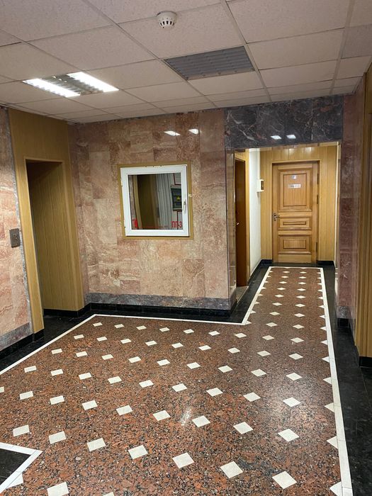 Адміністративна будівля 3234 кв.м, вул. Перемоги, буд. 32/5