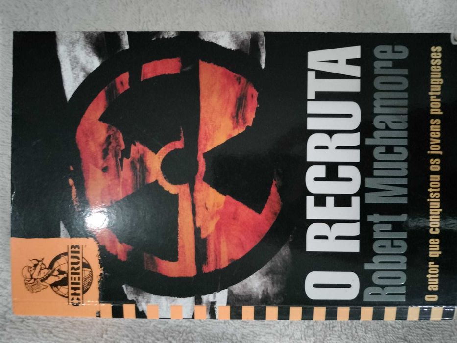 Livros para adultos/jovens adultos.