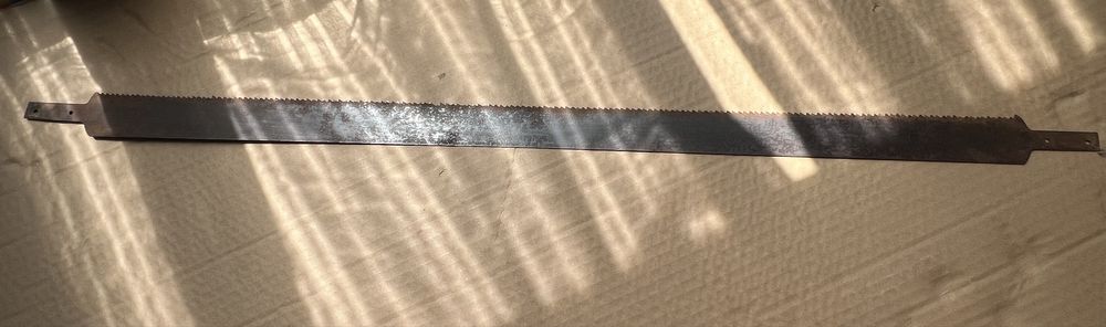 Folha de serra antiga