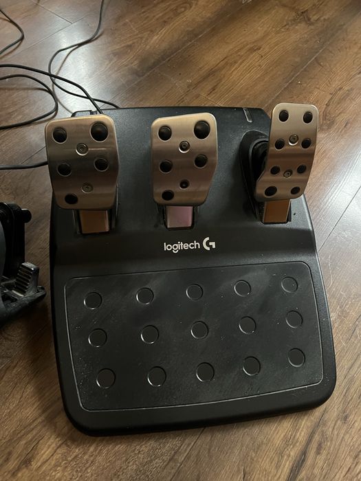 Kierownica logitech stan jak nowy