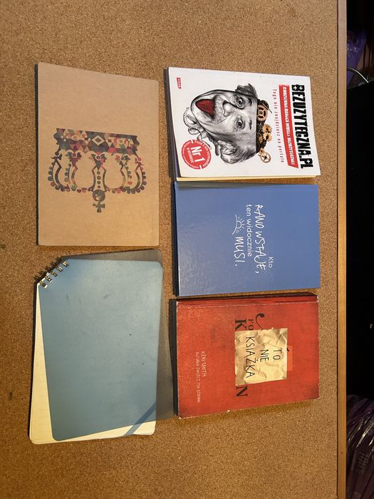 Ksiazki i puste zeszyty do oddania za darmo